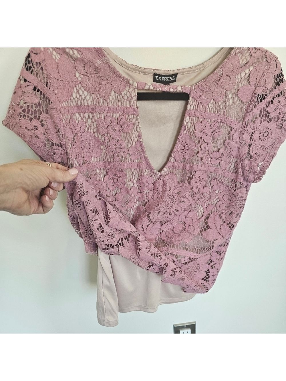 Express Mauve Purple Lace Overlay Peekaboo Neckline Short Sleeve Top - Picture 5 of 9